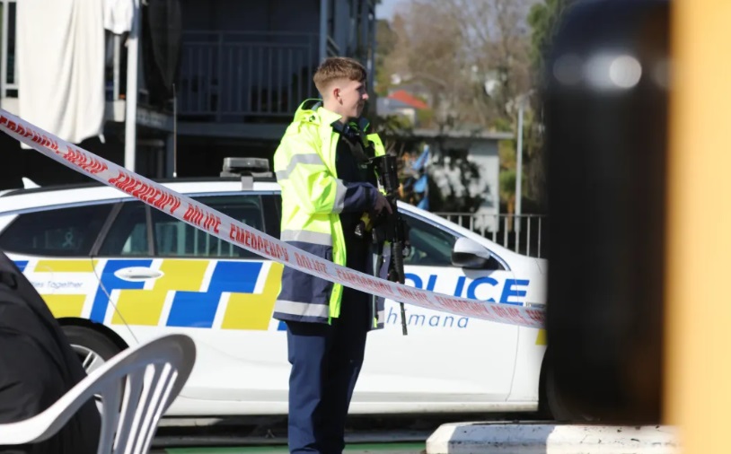 Armed police at the scene in Grey Lynn on Friday. Photo: RNZ 