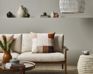 Neutrals and earth tones combine together in this room with ease to create a grounding space...