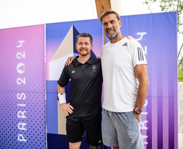 New Zealand Paralympian Wojtek Czyz  and Jürgen Klopp. Photo: Getty Images 