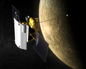 MESSENGER_-_spacecraft_at_mercury_-_atmercury_lg.jpg