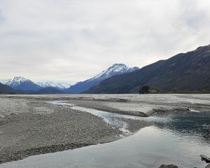 Pikirakatahi stands as a signpost at the headwaters of Whakatipu-wai-māori, Lake Wakatipu. Photo:...